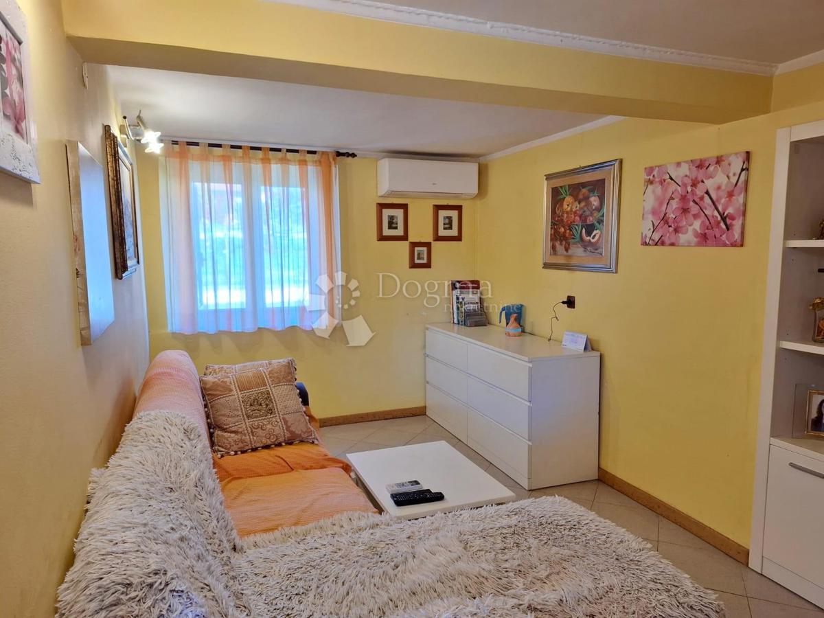 KARIGADOR - Hiša s 3 apartmaji 300m od morja