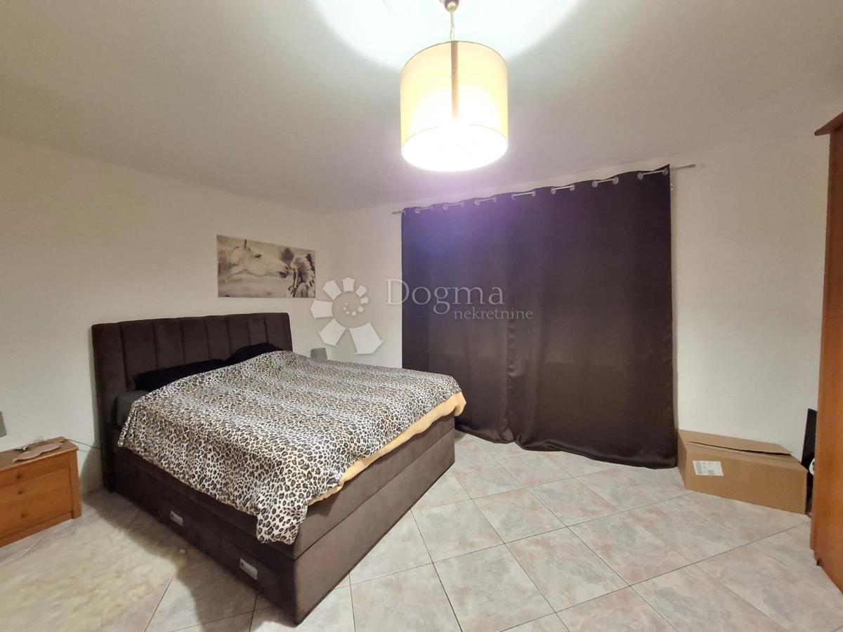 KARIGADOR - Hiša s 3 apartmaji 300m od morja