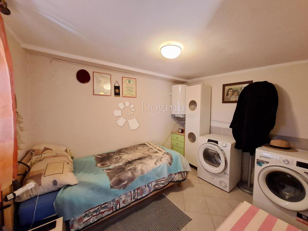 KARIGADOR - Hiša s 3 apartmaji 300m od morja