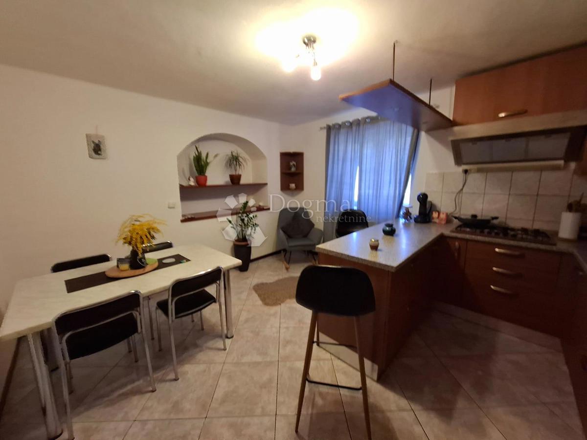 KARIGADOR - Hiša s 3 apartmaji 300m od morja