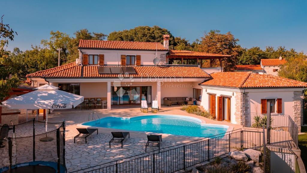 Luksuzna vila v Žminju