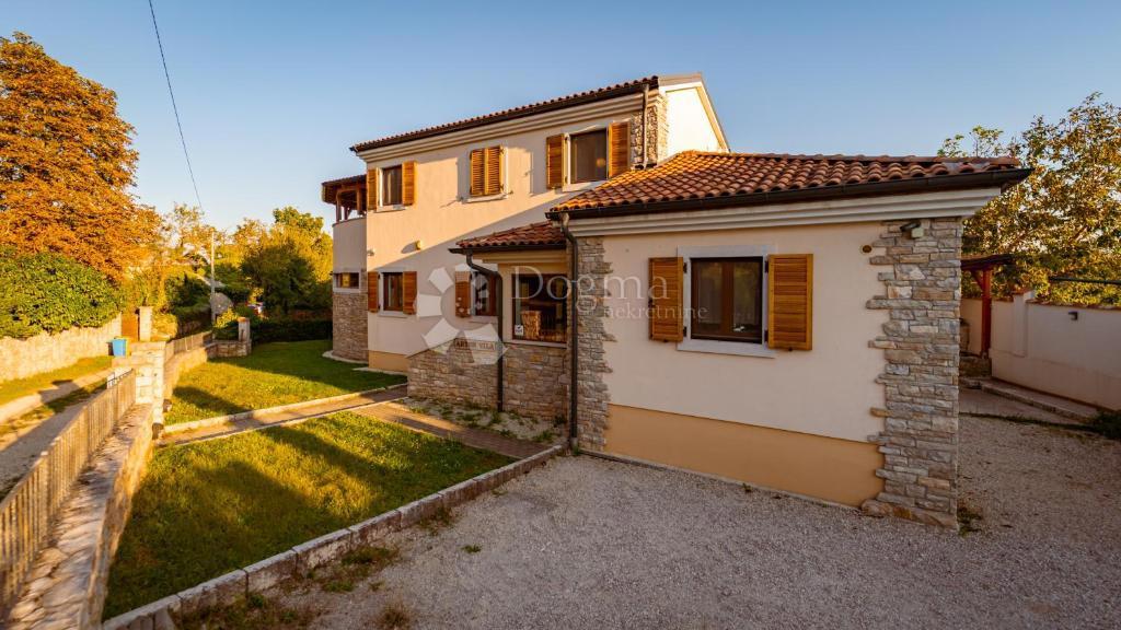 Luksuzna vila v Žminju