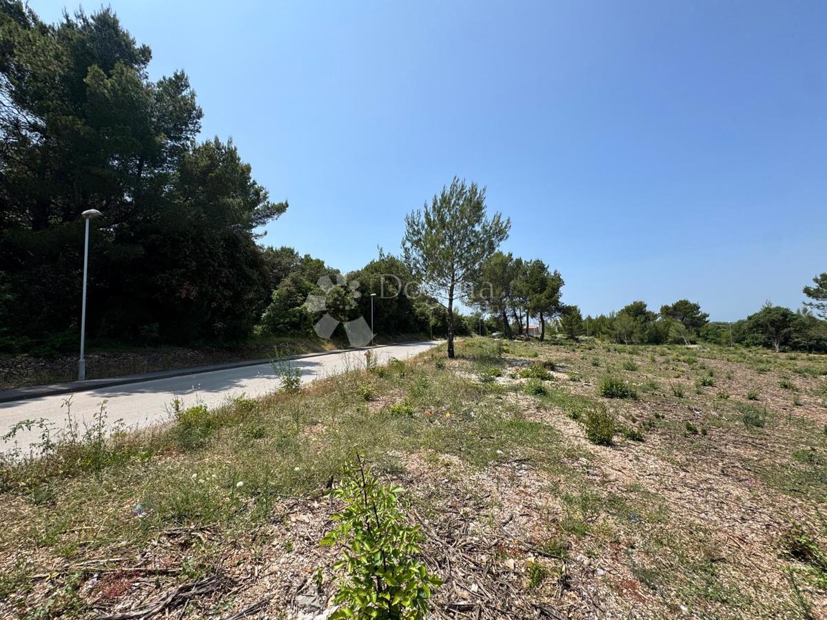 Zazidljivo zemljišče Veli vrh, Pula, 4.485m2