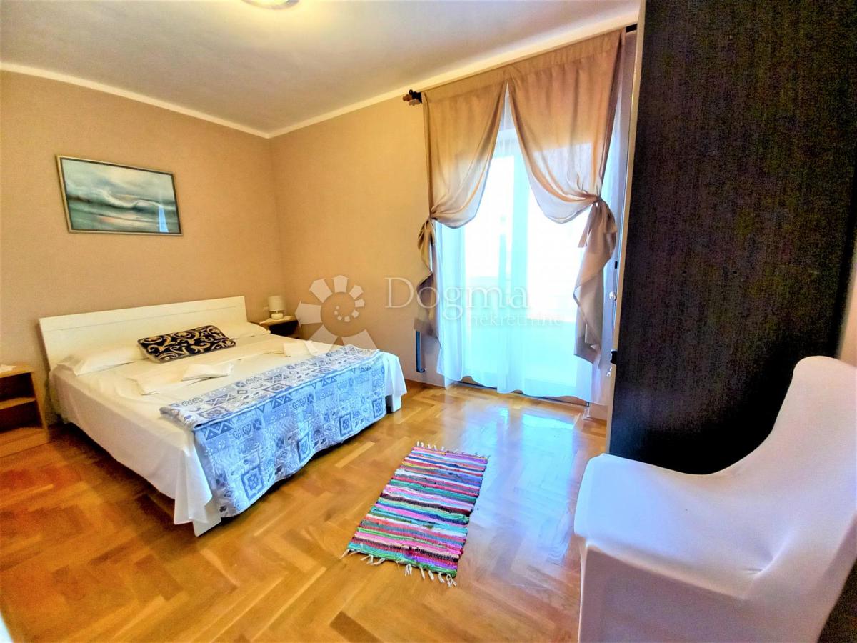 Izjemna hiša v Prematuri s pogledom na morje
