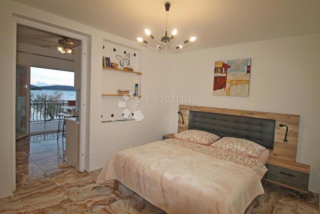 Hiša Srima, Vodice, 350m2