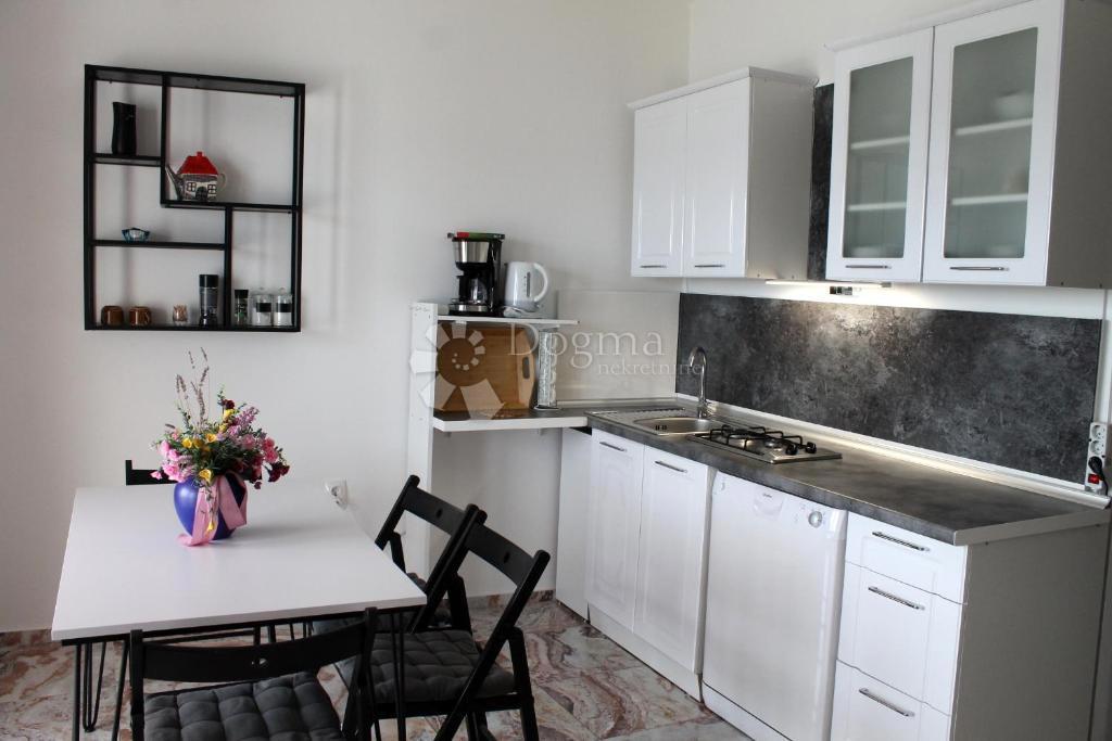 Hiša Srima, Vodice, 350m2