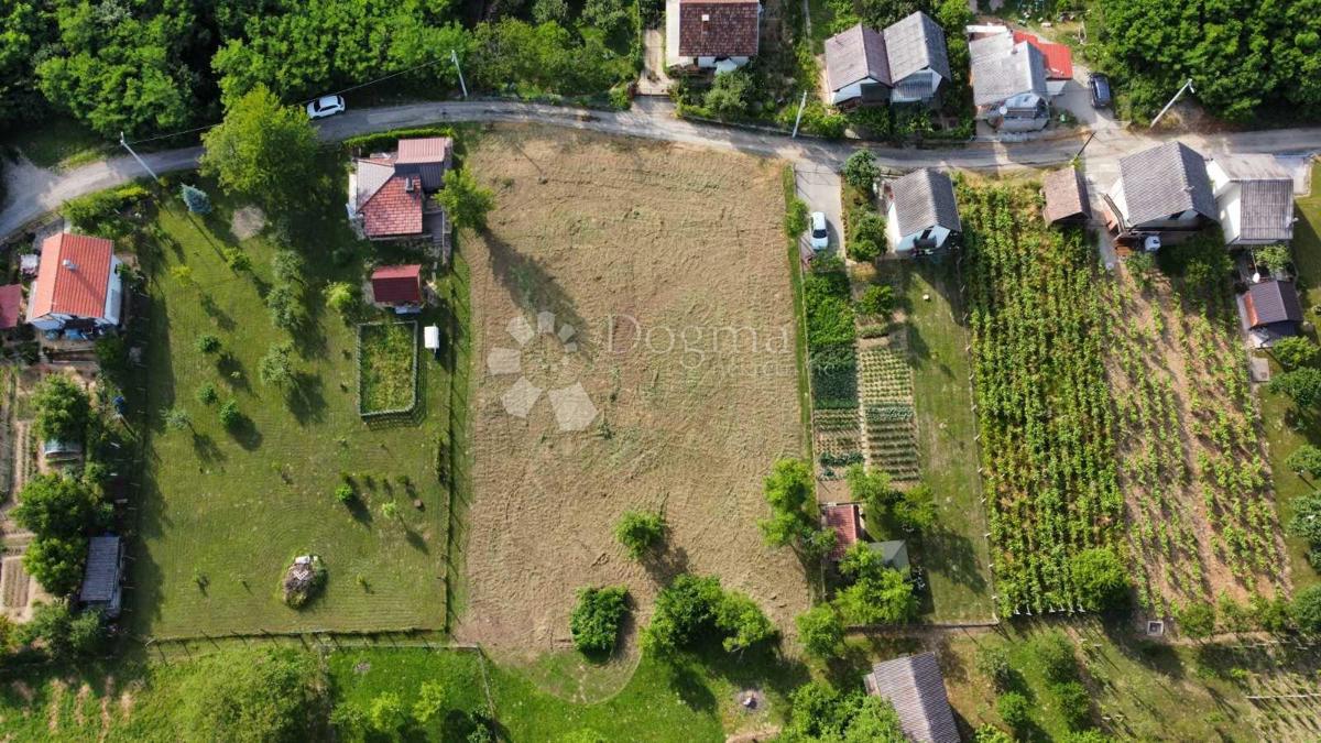 Zazidljivo zemljišče Martin breg, Dugo Selo, 1.880m2