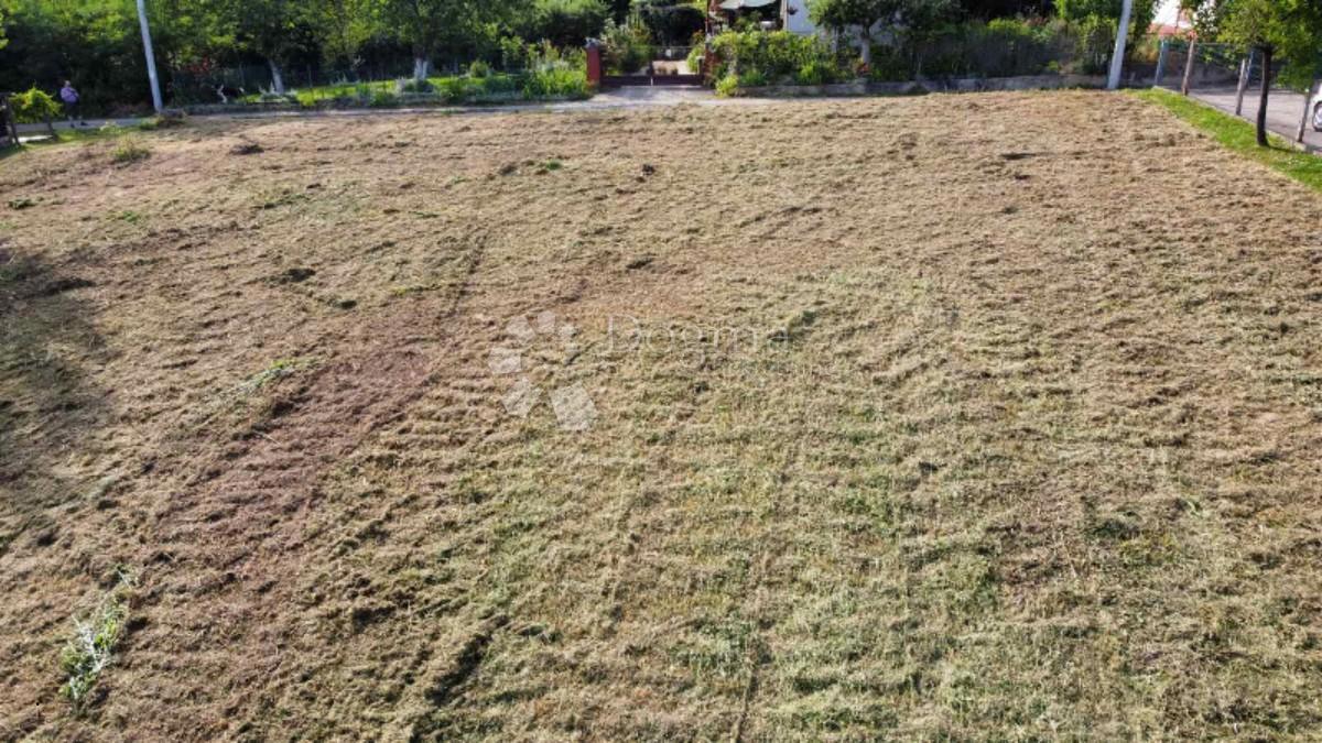 Zazidljivo zemljišče Martin breg, Dugo Selo, 1.880m2