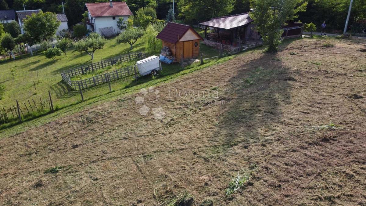 Zazidljivo zemljišče Martin breg, Dugo Selo, 1.880m2