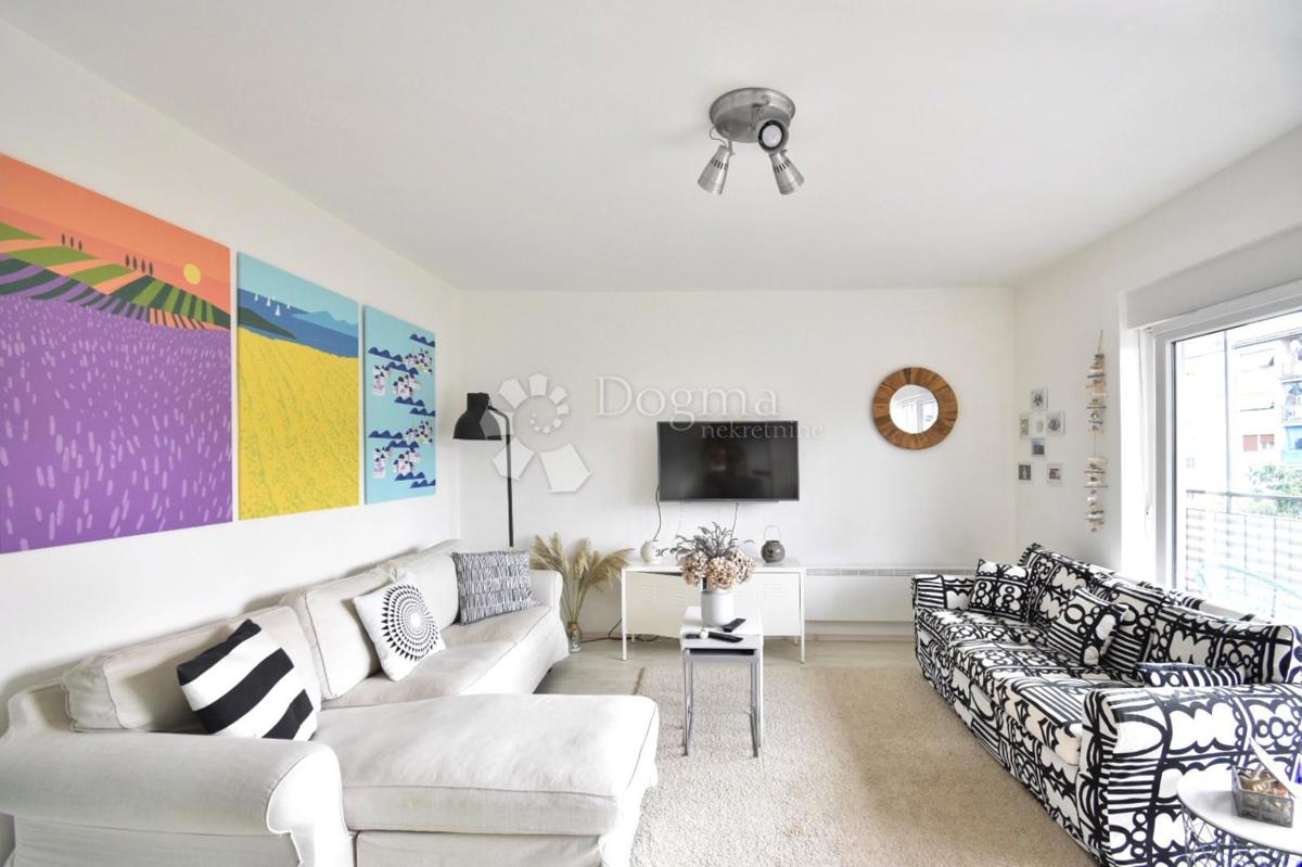 Komfortno stanovanje za udobno življenje + garaža