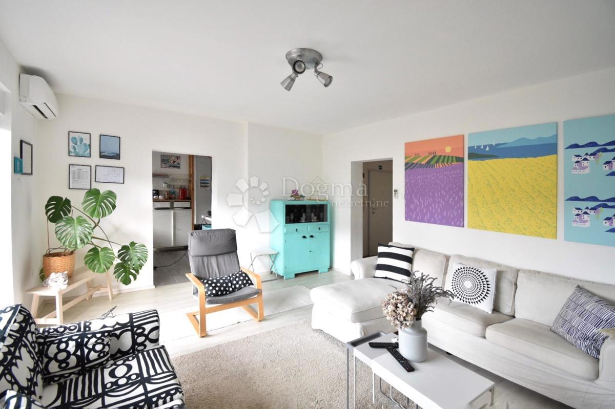 Komfortno stanovanje za udobno življenje + garaža