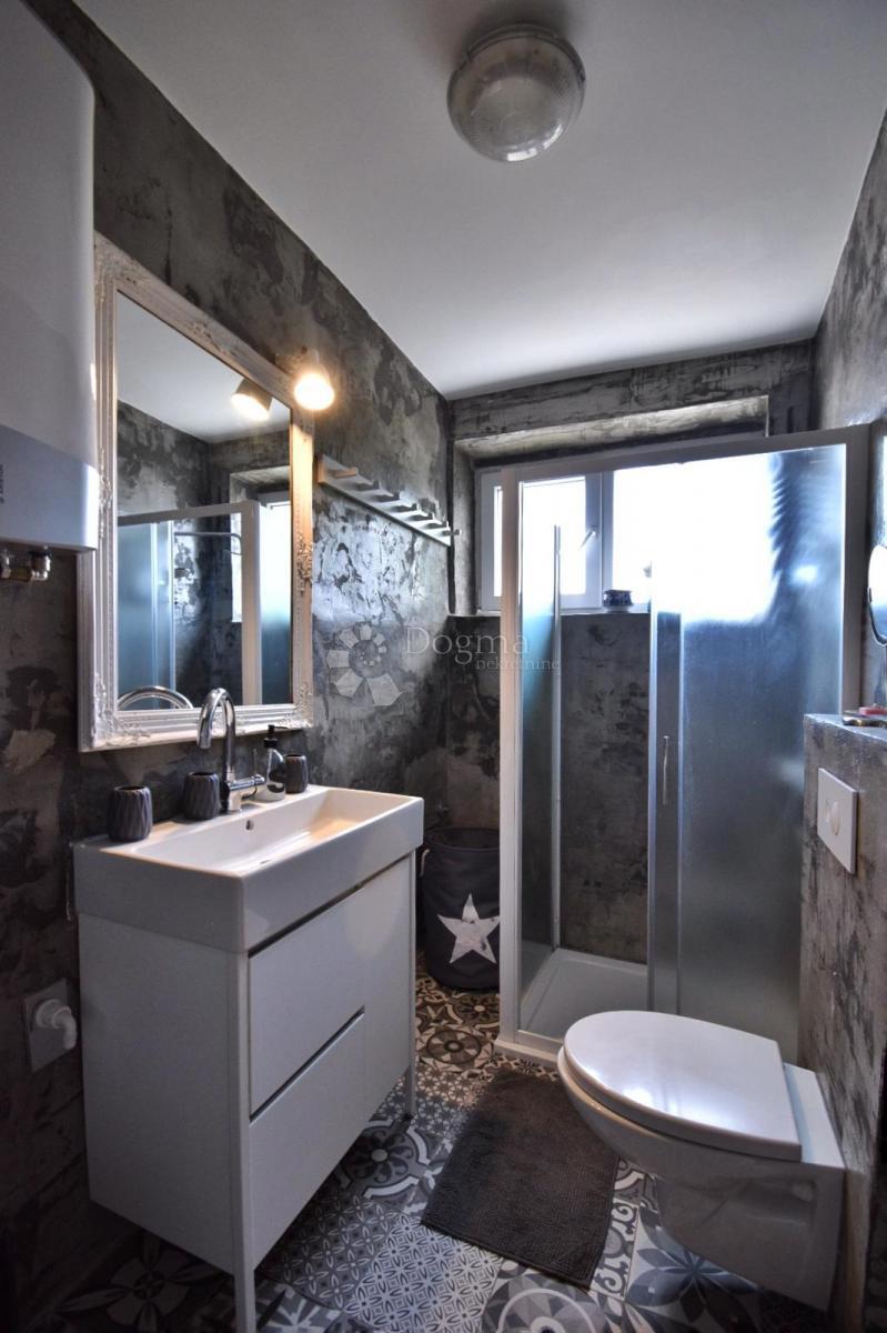 Komfortno stanovanje za udobno življenje + garaža