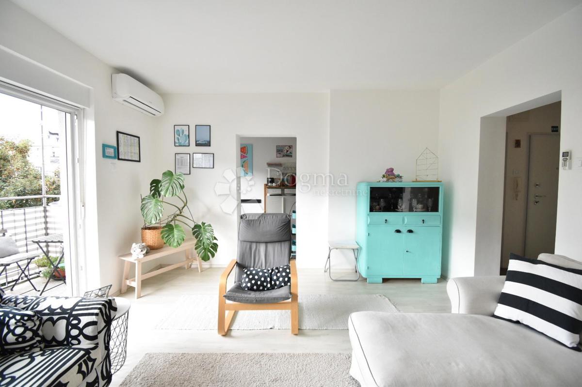 Komfortno stanovanje za udobno življenje + garaža