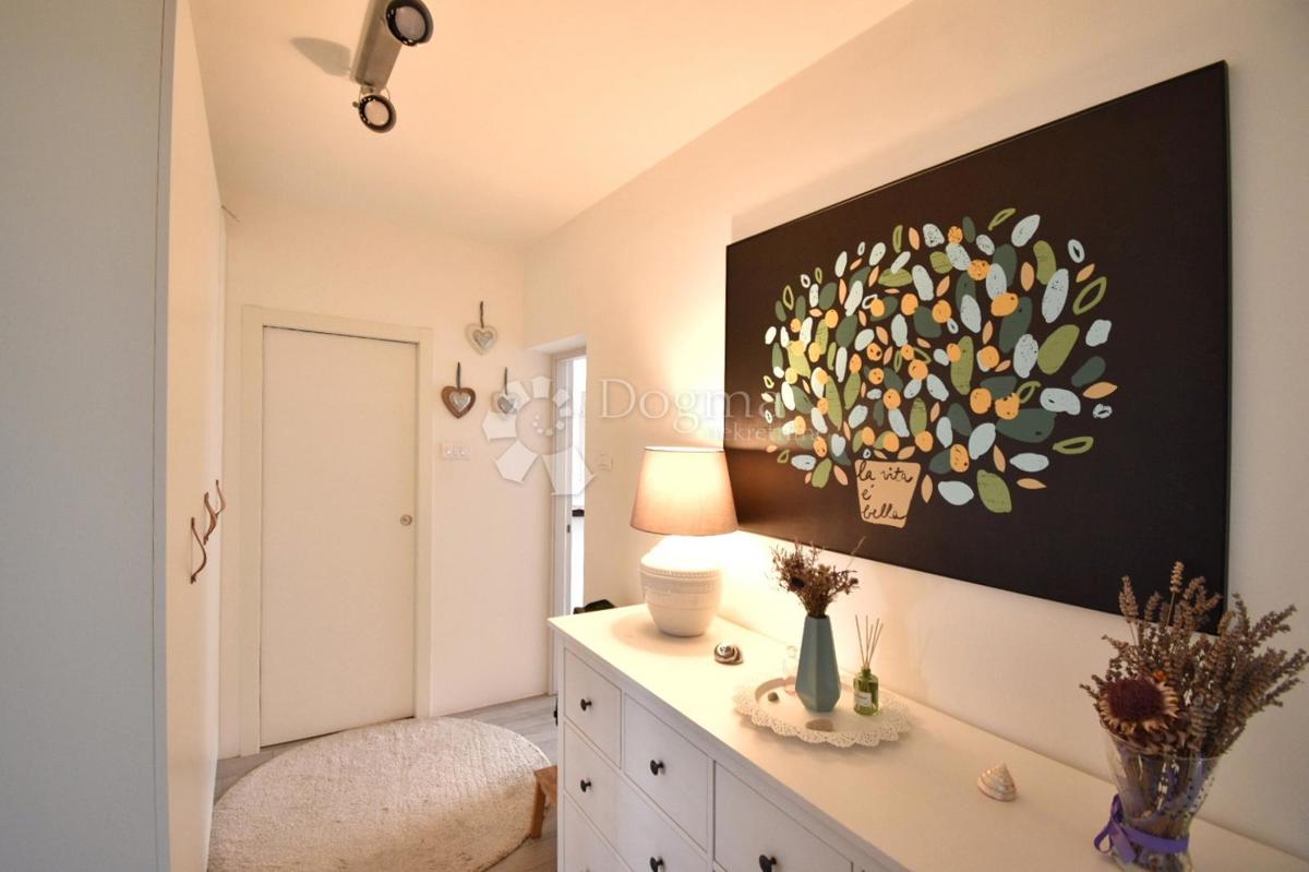 Komfortno stanovanje za udobno življenje + garaža