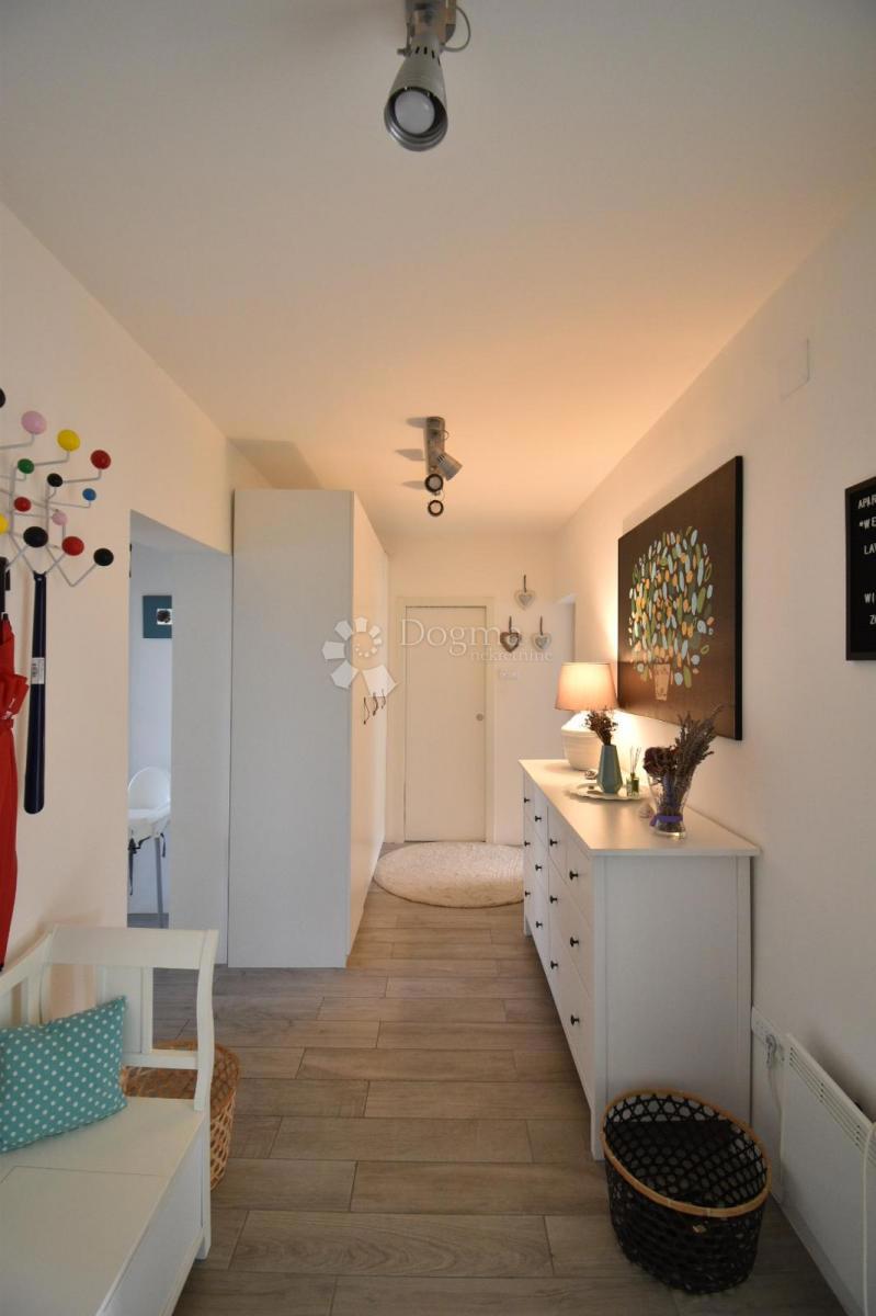 Komfortno stanovanje za udobno življenje + garaža