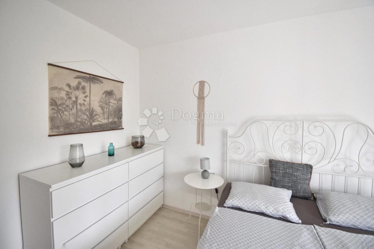 Komfortno stanovanje za udobno življenje + garaža