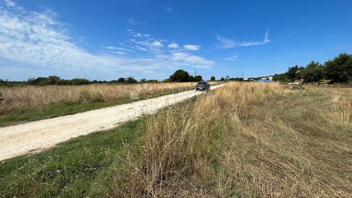 Kmetijsko zemljišče Medulin, 411m2