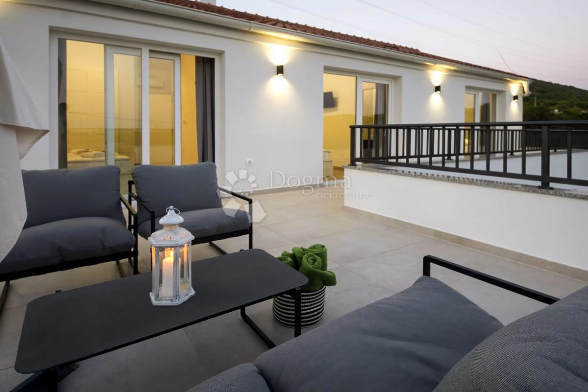 Hiša Dubrava Kod Šibenika, Šibenik - Okolica, 160m2
