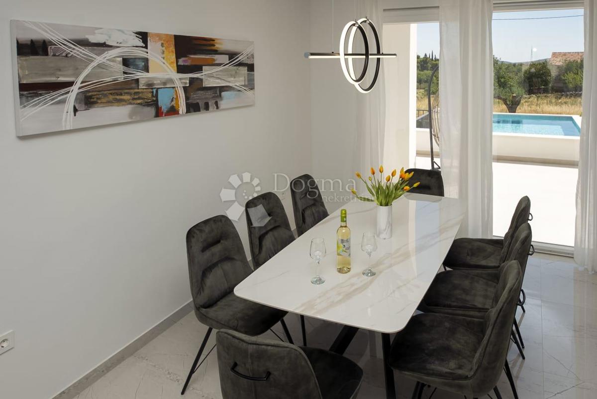 Hiša Dubrava Kod Šibenika, Šibenik - Okolica, 160m2