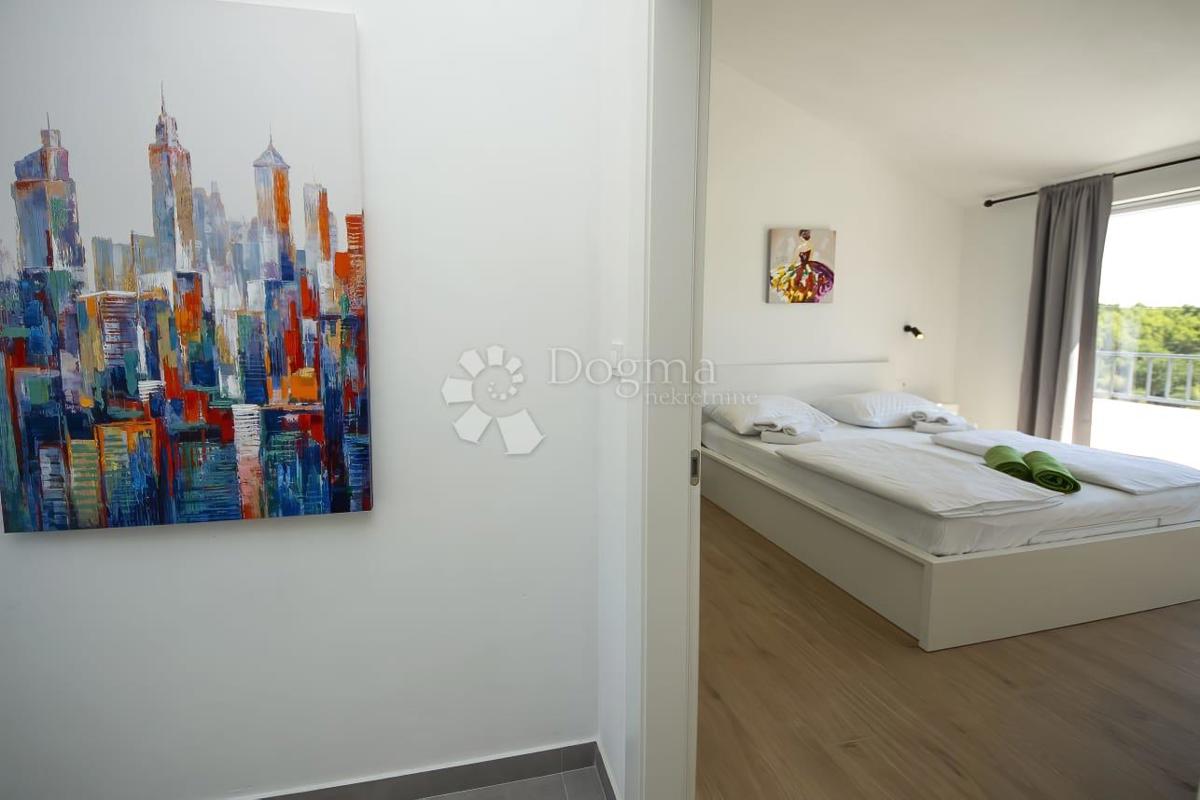 Hiša Dubrava Kod Šibenika, Šibenik - Okolica, 160m2