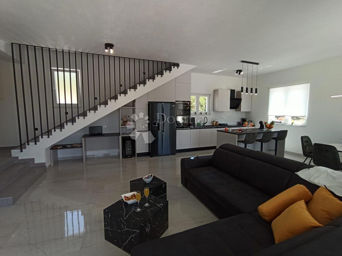 Hiša Dubrava Kod Šibenika, Šibenik - Okolica, 160m2