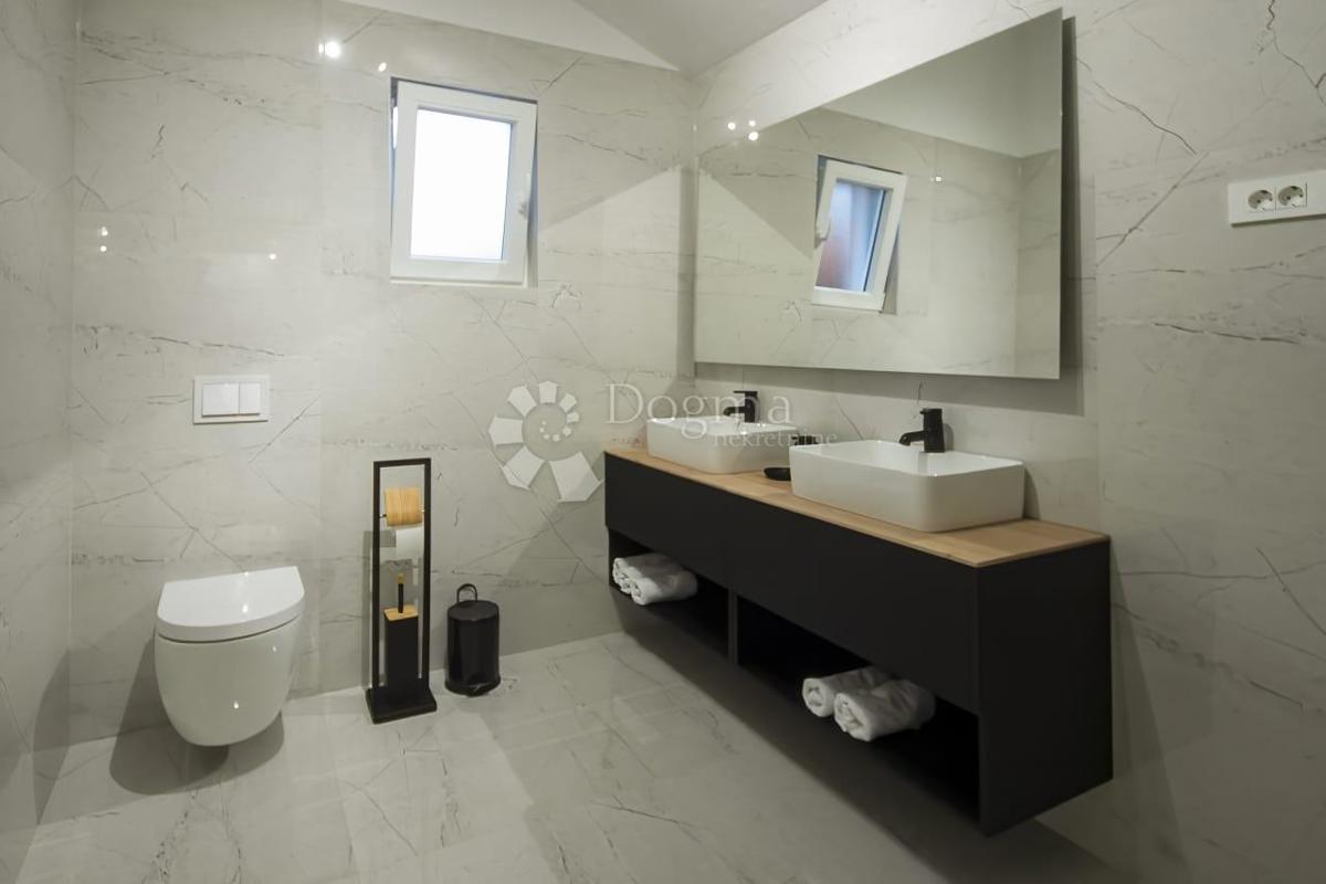 Hiša Dubrava Kod Šibenika, Šibenik - Okolica, 160m2