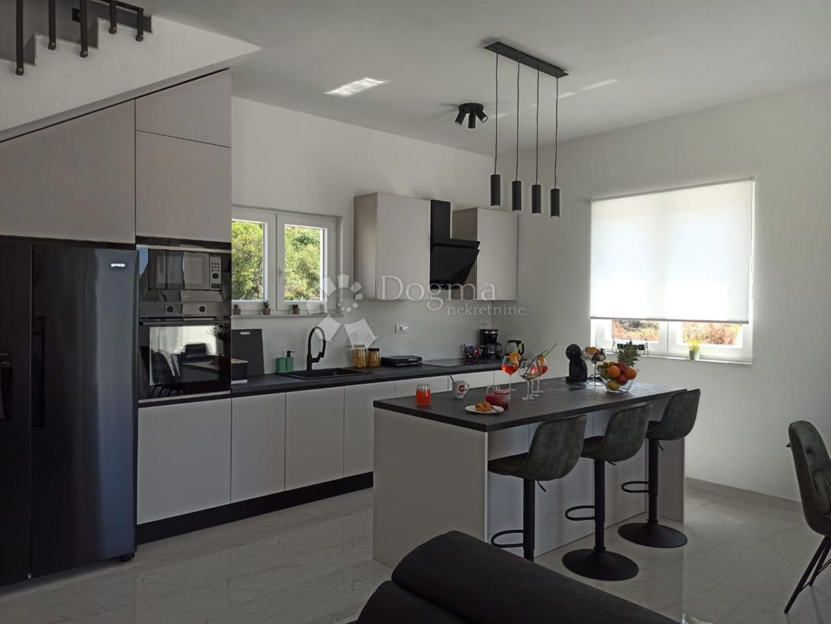 Hiša Dubrava Kod Šibenika, Šibenik - Okolica, 160m2
