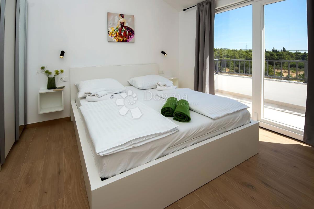 Hiša Dubrava Kod Šibenika, Šibenik - Okolica, 160m2