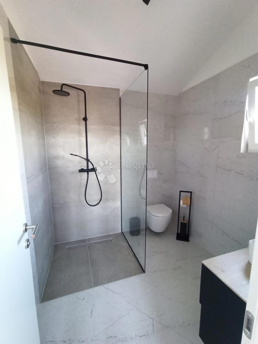 Hiša Dubrava Kod Šibenika, Šibenik - Okolica, 160m2