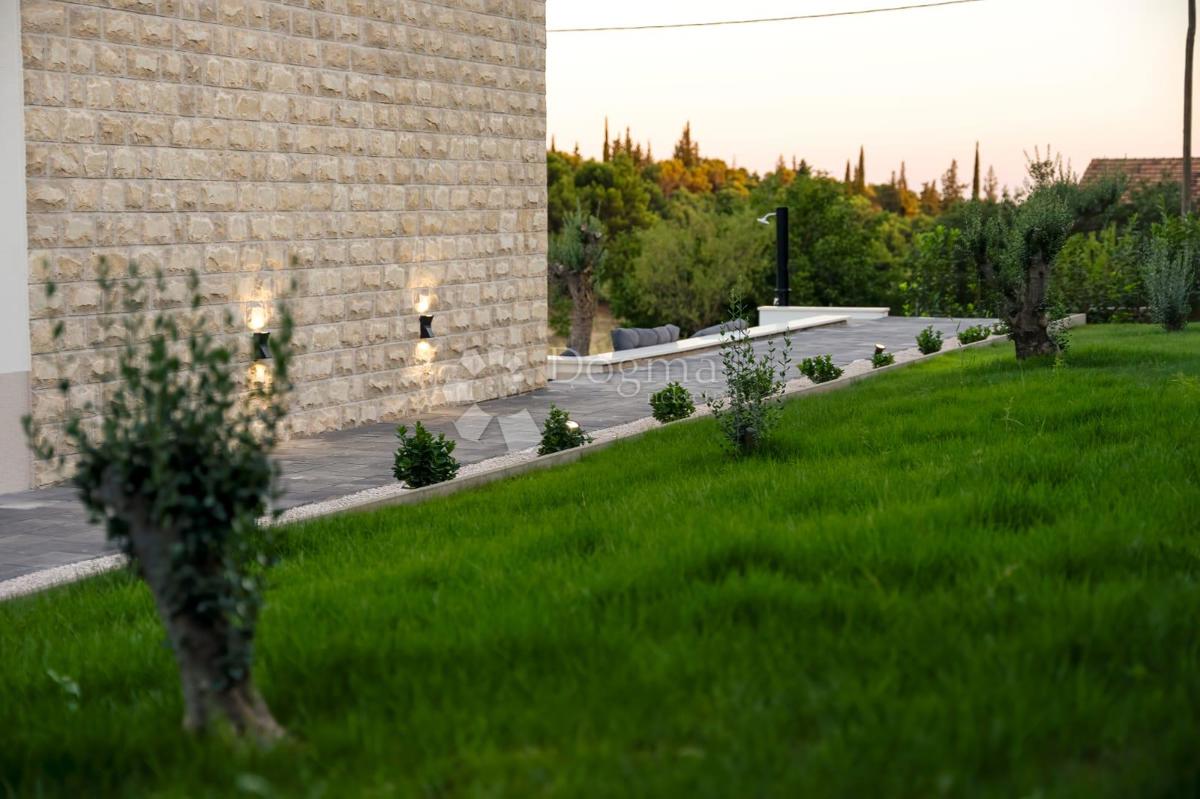 Hiša Dubrava Kod Šibenika, Šibenik - Okolica, 160m2