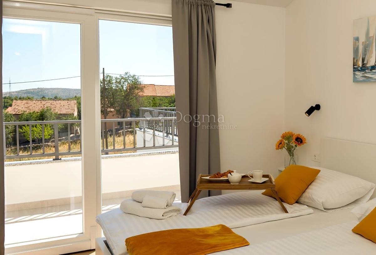 Hiša Dubrava Kod Šibenika, Šibenik - Okolica, 160m2
