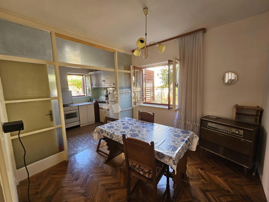 Hiša Pirovac, 200m2