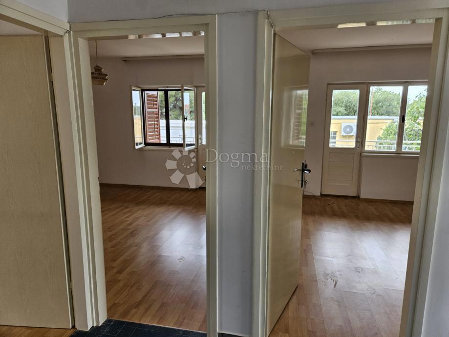 Hiša Pirovac, 200m2