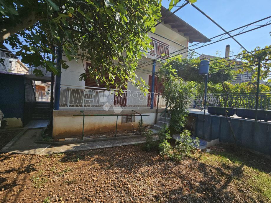 Hiša Pirovac, 200m2
