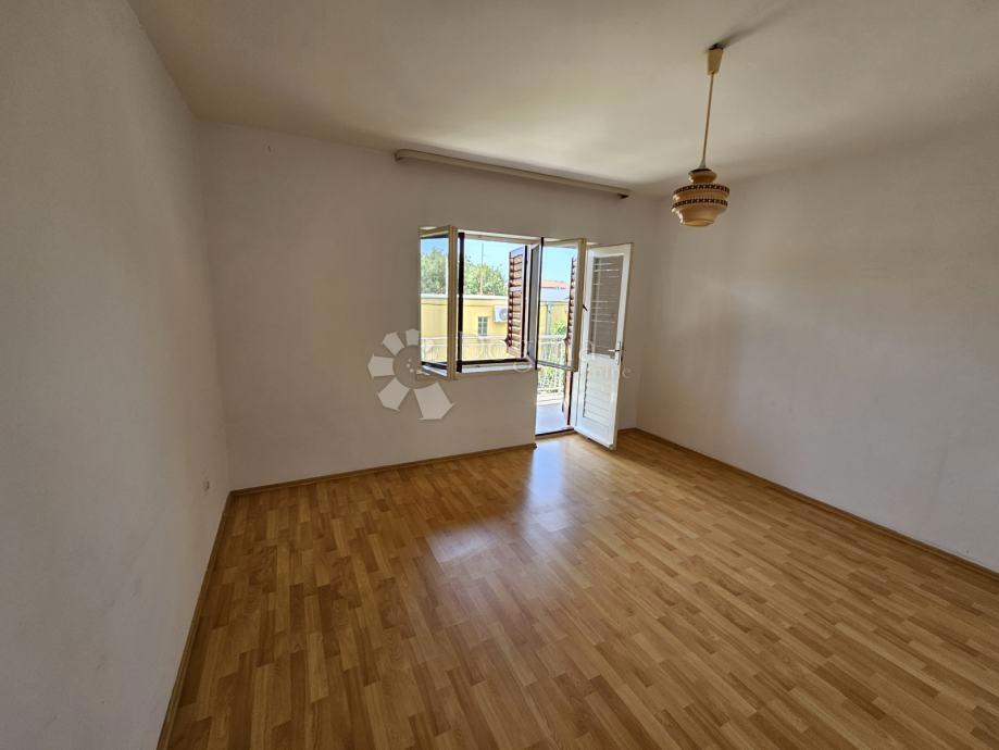 Hiša Pirovac, 200m2
