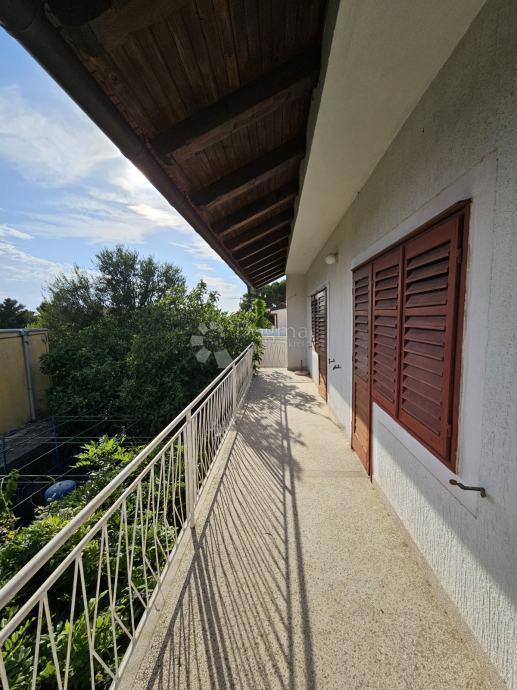 Hiša Pirovac, 200m2