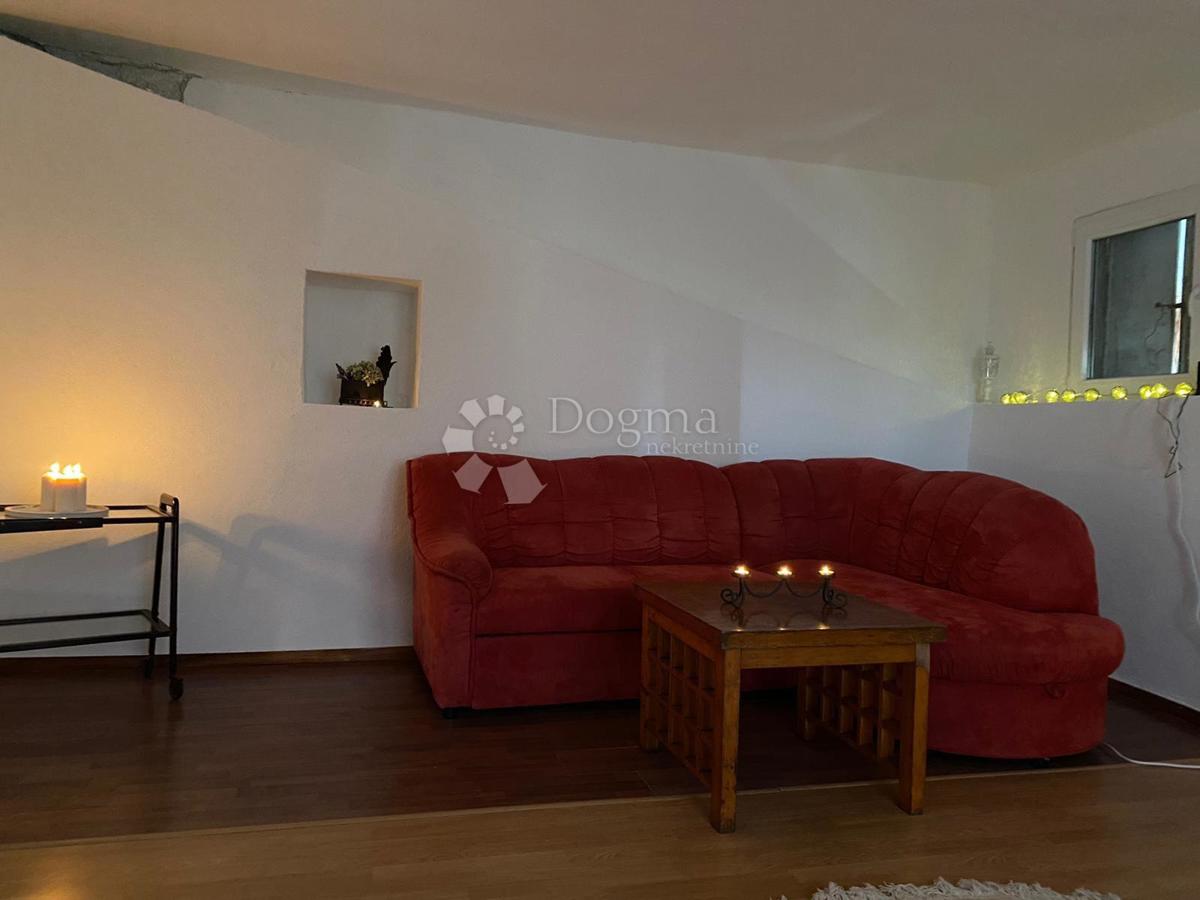 Hiša Buzet, 600m2