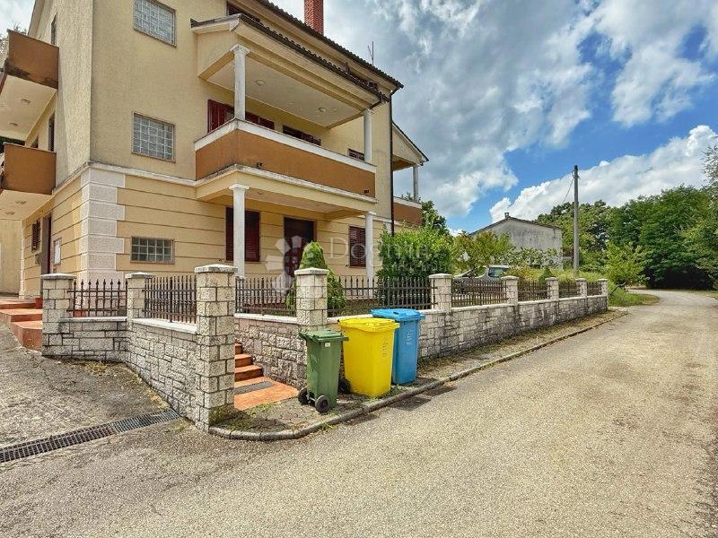 ČUDOVITA DRUŽINSKA HIŠA V CENTRU PAZINA