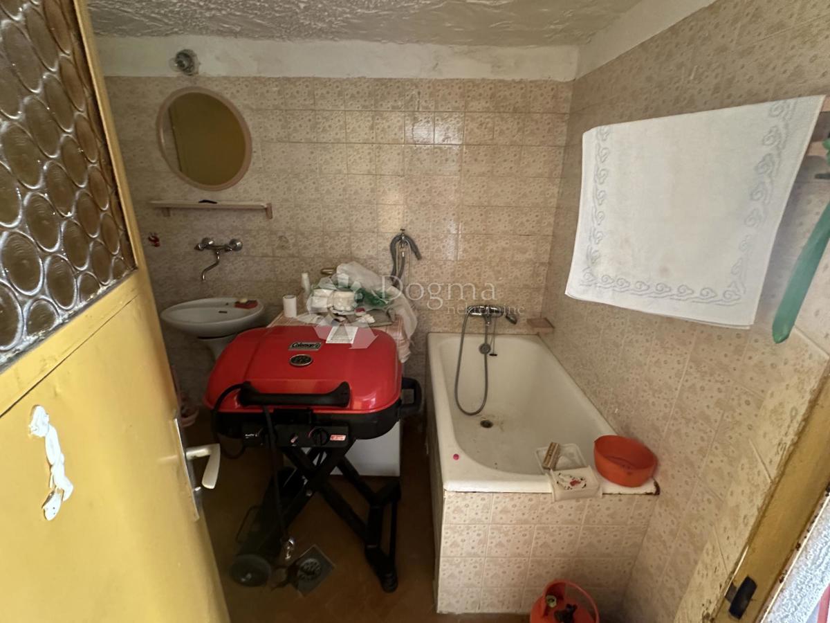 Hiša Varoš, Šibenik, 150m2