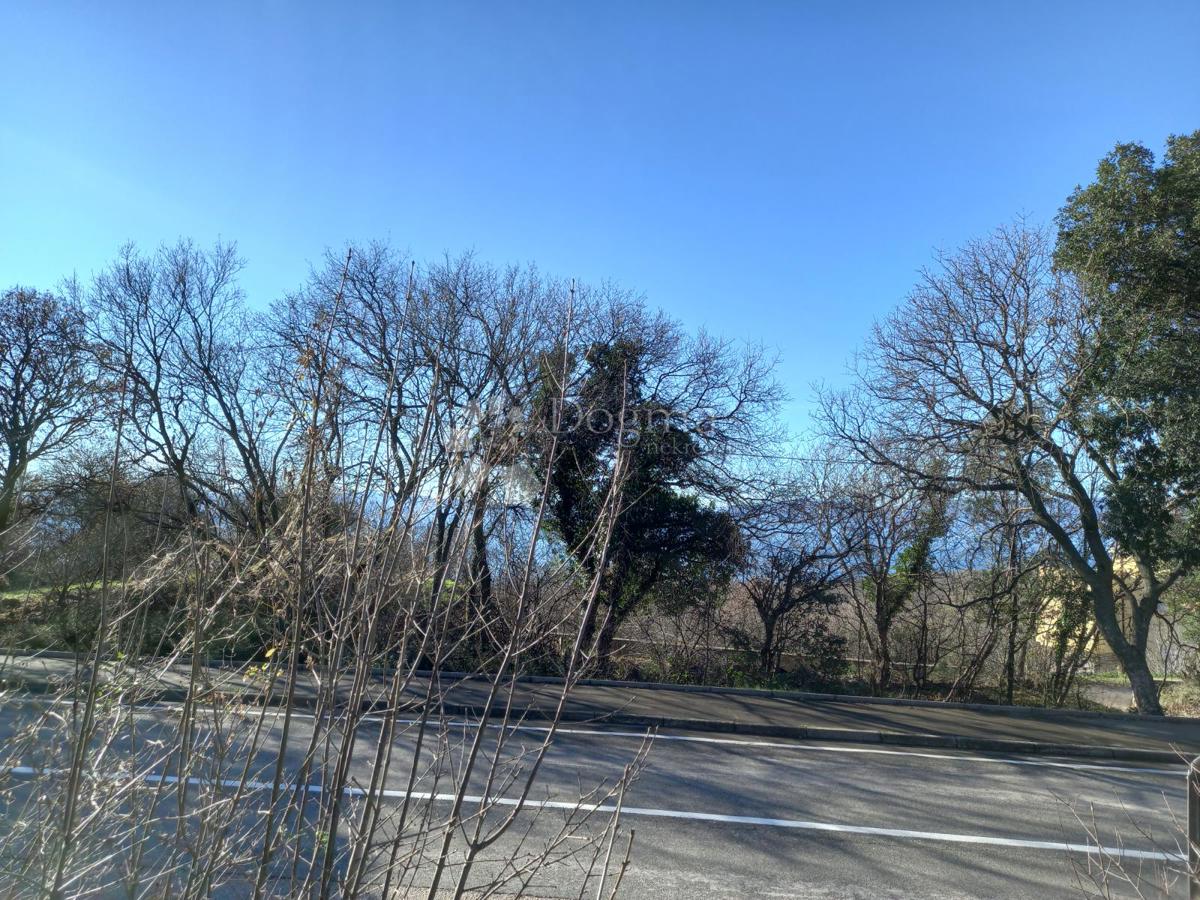 Kostrena, zemljišče s pogledom na morje