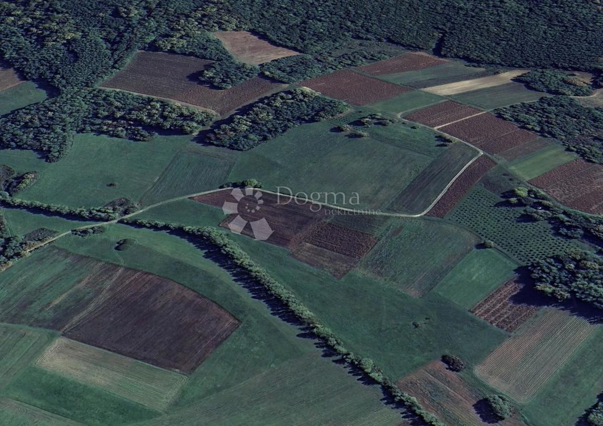 Kmetijsko zemljišče Pogančec, Preseka, 36,93m2
