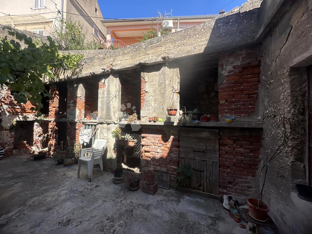 Hiša Grad, Šibenik, 270m2