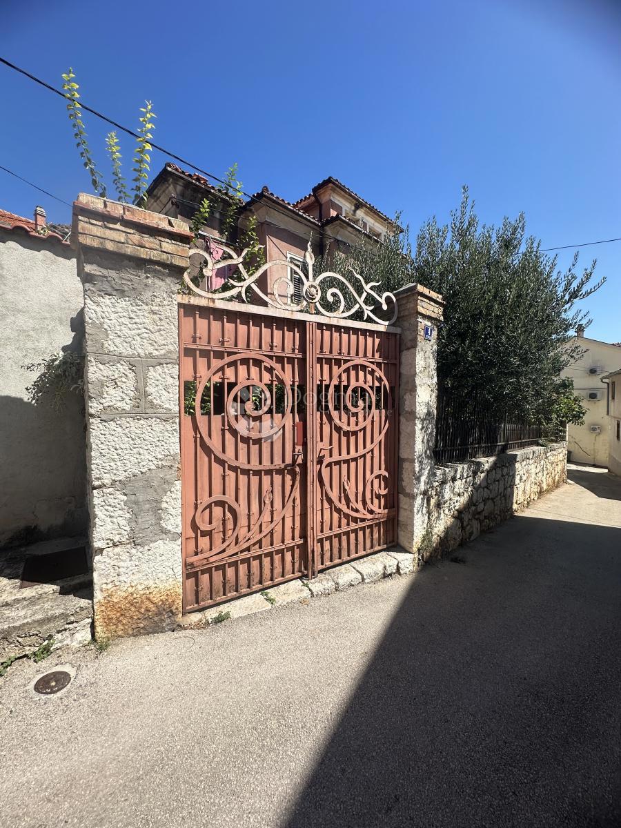 Hiša Grad, Šibenik, 270m2
