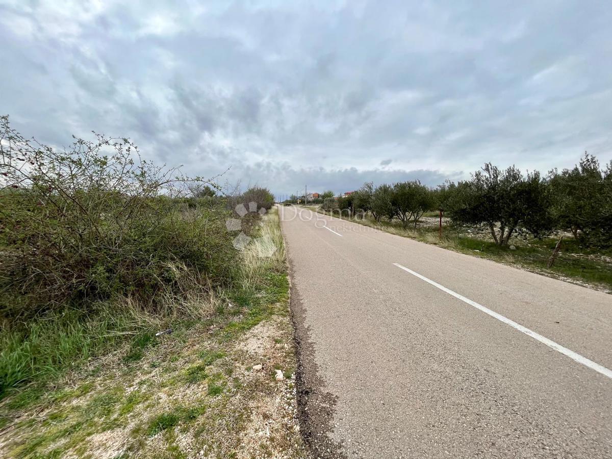 Zazidljivo zemljišče Raštević, Benkovac, Da, 9.490m2