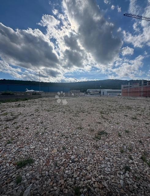Zazidljivo zemljišče Novi Vinodolski, 2.106m2