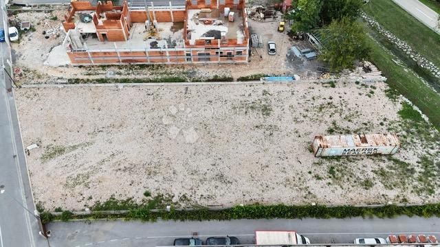 Zazidljivo zemljišče Novi Vinodolski, 2.106m2