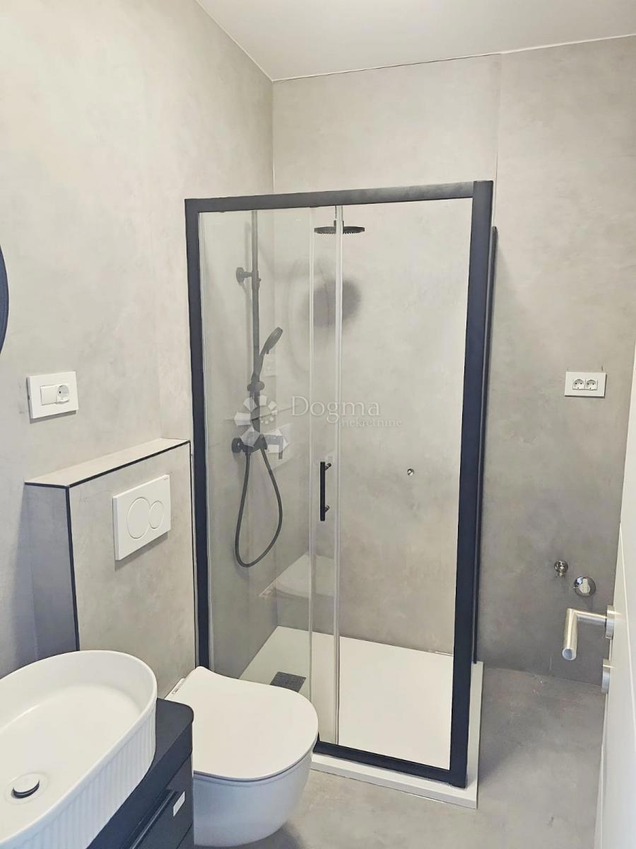 Hiša Goričica, Sveti Ivan Zelina, 470m2