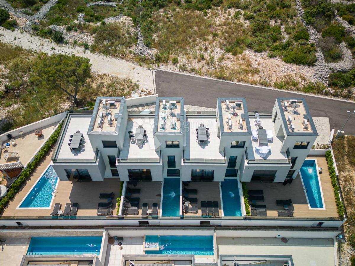 TROGIR/ČIOVO - ČUDOVITA VILA Z BAZENOM IN RAZGLEDOM