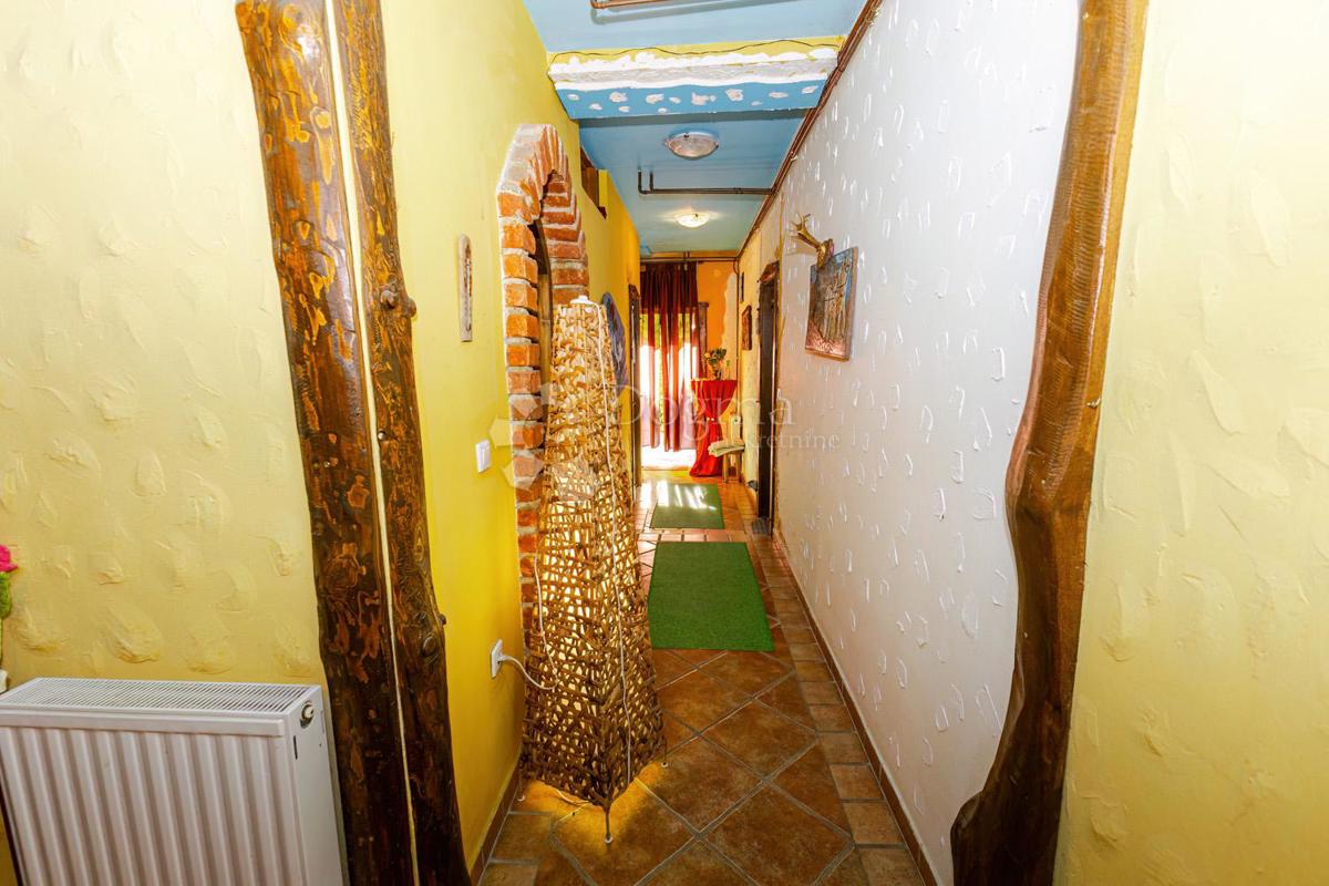 Hiša Gredice, Klanjec, 403m2