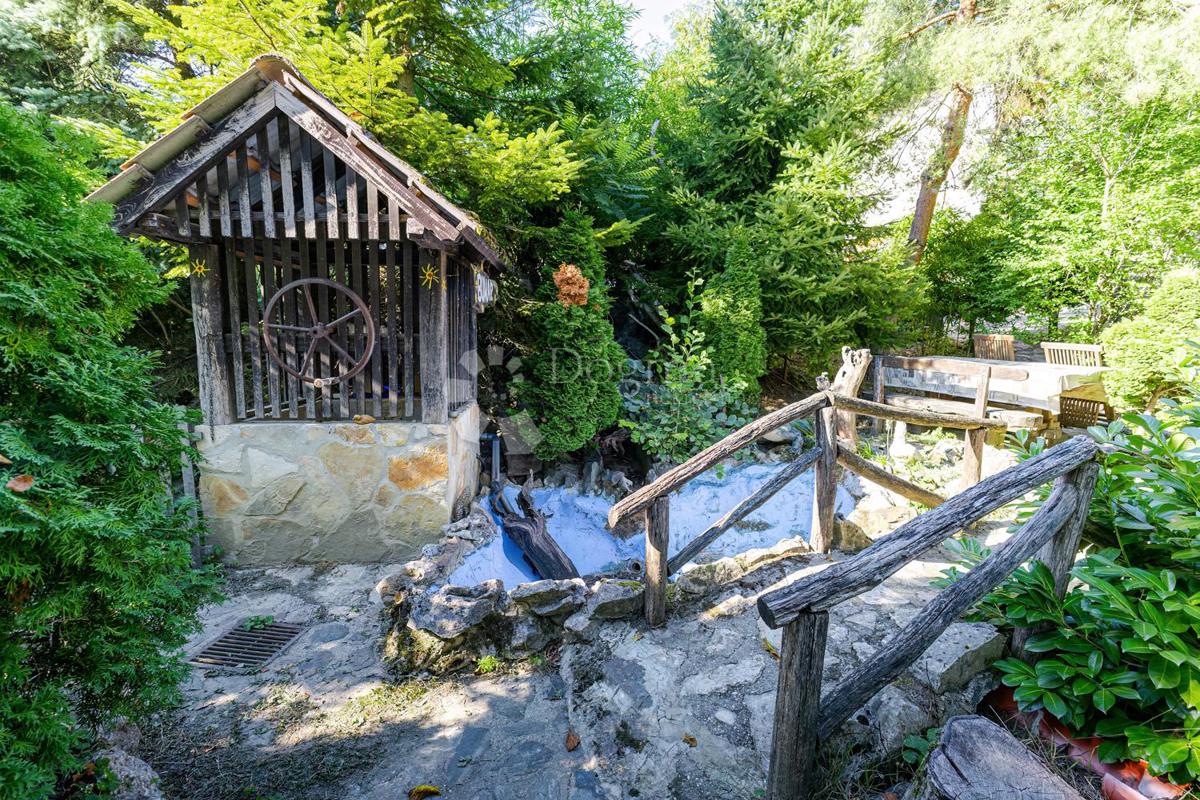 Hiša Gredice, Klanjec, 403m2